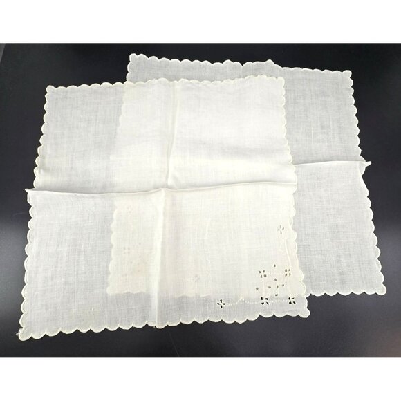 Vintage Cream Embroidered Linen Napkins With Scalloped Edges Set of 4 JJ3965 - Picture 4 of 5